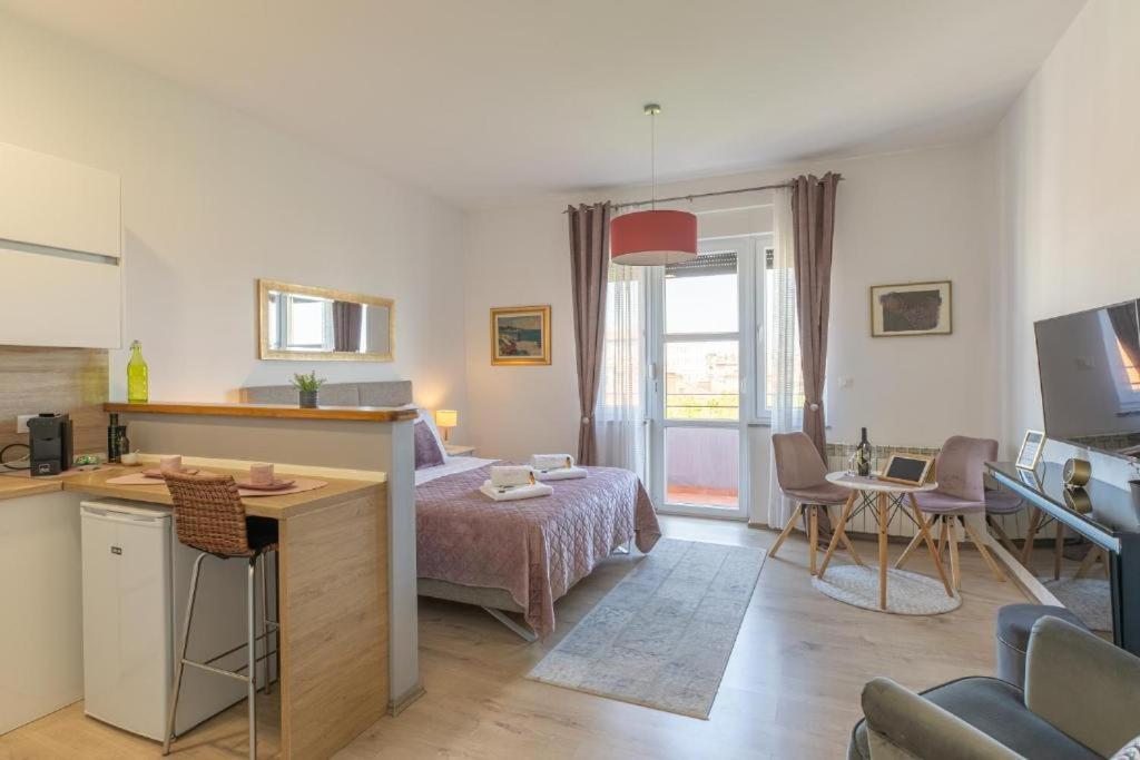 Polai Boutique Apartments With Free Parking Esterno foto