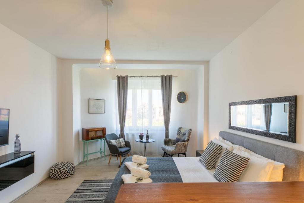 Polai Boutique Apartments With Free Parking Esterno foto