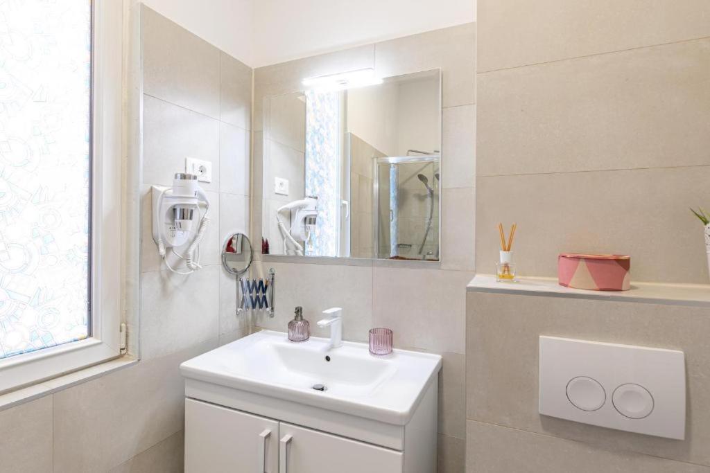 Polai Boutique Apartments With Free Parking Esterno foto